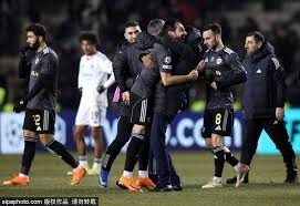 曼联陷入困境，阿莫林嘲笑梅努问题引发球迷怒火