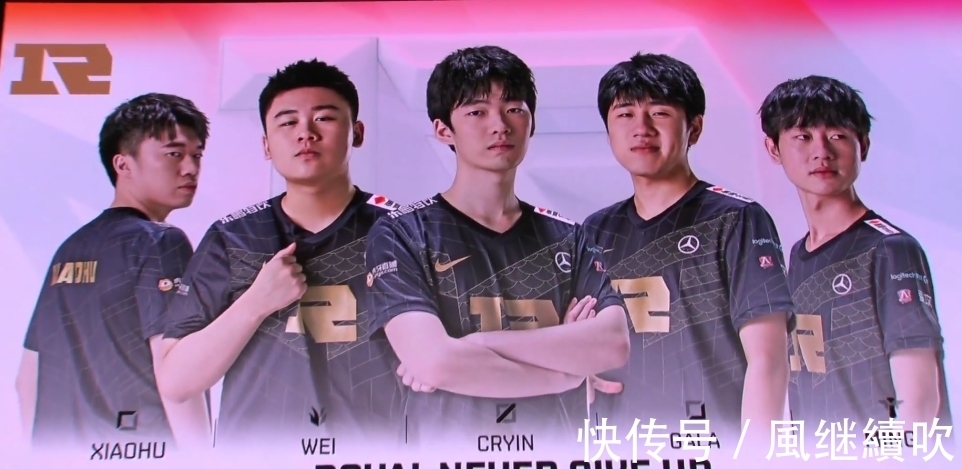 观众们纷纷 观众们纷纷